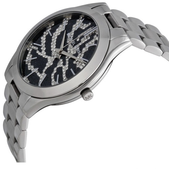 Michael Kors  watch used in runway showing less than 4 times. 9/10 rating firm! - Picture 4 of 11